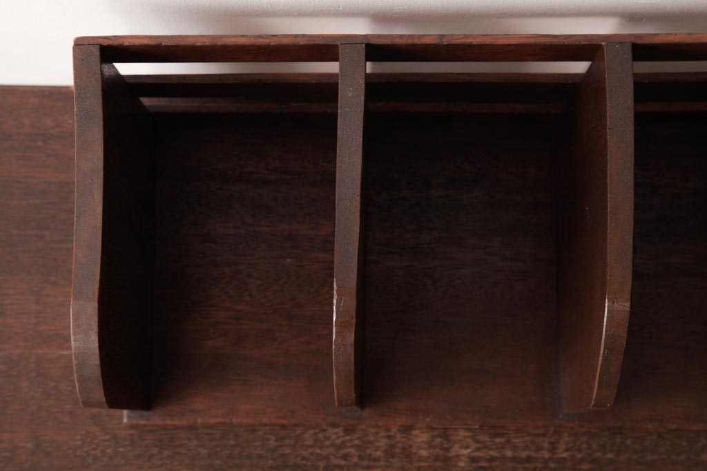 アンティーク雑貨　昭和レトロ　シンプルなブックスタンド(本立て)