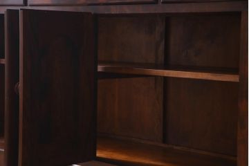 中古　松本民芸家具　レアもの!大きめの取っ手が印象的なF型食器棚(カップボード、飾り棚、収納棚)(定価約100万円)