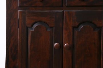 中古　松本民芸家具　レアもの!大きめの取っ手が印象的なF型食器棚(カップボード、飾り棚、収納棚)(定価約100万円)