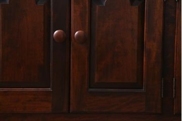 中古　松本民芸家具　レアもの!大きめの取っ手が印象的なF型食器棚(カップボード、飾り棚、収納棚)(定価約100万円)