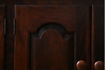 中古　松本民芸家具　レアもの!大きめの取っ手が印象的なF型食器棚(カップボード、飾り棚、収納棚)(定価約100万円)