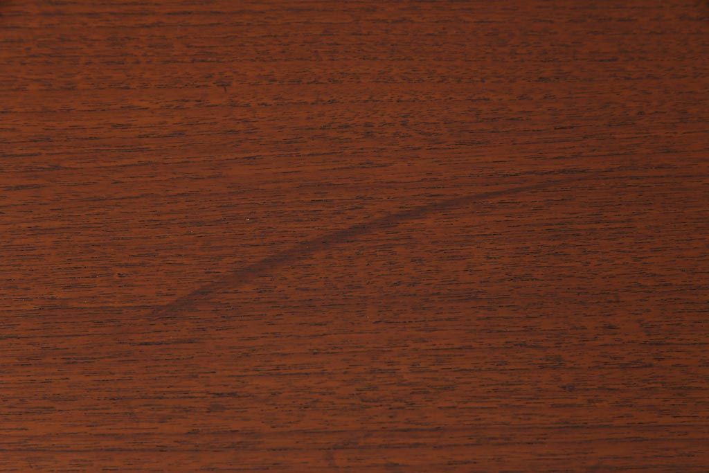 ヴィンテージ家具　北欧ビンテージ　チーク材　A.Younger Ltd.　木の温かみが感じられるようなサイドボード(リビングボード、テレビボード)