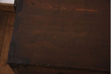 アンティーク家具　和製アンティーク　丸金具　鋲が目を惹く時代箪笥ローボード(テレビボード、ローチェスト)