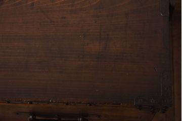 アンティーク家具　和製アンティーク　丸金具　鋲が目を惹く時代箪笥ローボード(テレビボード、ローチェスト)