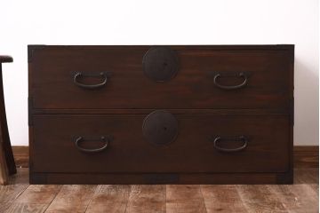 アンティーク家具　和製アンティーク　すっきりとしたデザインの箪笥ローボード(ローチェスト)
