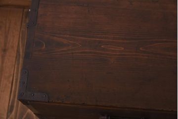 アンティーク家具　和製アンティーク　すっきりとしたデザインの箪笥ローボード(ローチェスト)