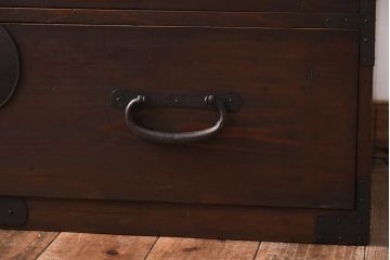 アンティーク家具　和製アンティーク　すっきりとしたデザインの箪笥ローボード(ローチェスト)