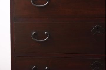 アンティーク家具　和製アンティーク　松の金具が目を惹く上品な箪笥ローボード(ローチェスト)