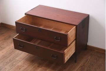 アンティーク家具　和製アンティーク　松の金具が趣深いリメイク箪笥ローボード(ローチェスト)