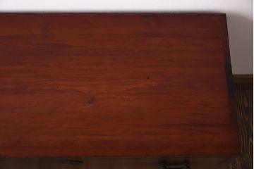 アンティーク家具　和製アンティーク　松の金具が趣深いリメイク箪笥ローボード(ローチェスト)