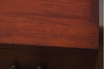 アンティーク家具　和製アンティーク　松の金具が趣深いリメイク箪笥ローボード(ローチェスト)