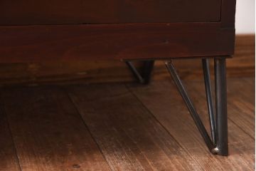 アンティーク家具　和製アンティーク　松の金具が趣深いリメイク箪笥ローボード(ローチェスト)