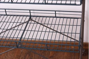 ペイント家具　メンズライクのカラーが魅力のビンテージバスケットワゴン(キャスター付きスチールラック、陳列棚)