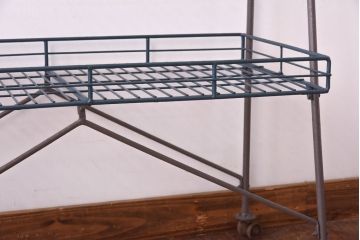 ペイント家具　メンズライクのカラーが魅力のビンテージバスケットワゴン(キャスター付きスチールラック、陳列棚)