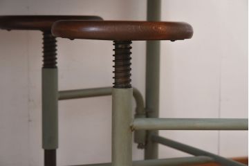 ラフジュ工房オリジナル 格納スツール付き　アンティークペイントが魅力の8人掛けテーブル(ダイニングテーブル、作業台)