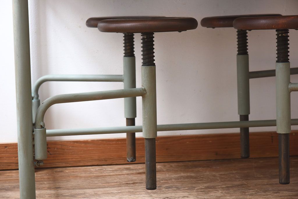 ラフジュ工房オリジナル 格納スツール付き　アンティークペイントが魅力の8人掛けテーブル(ダイニングテーブル、作業台)