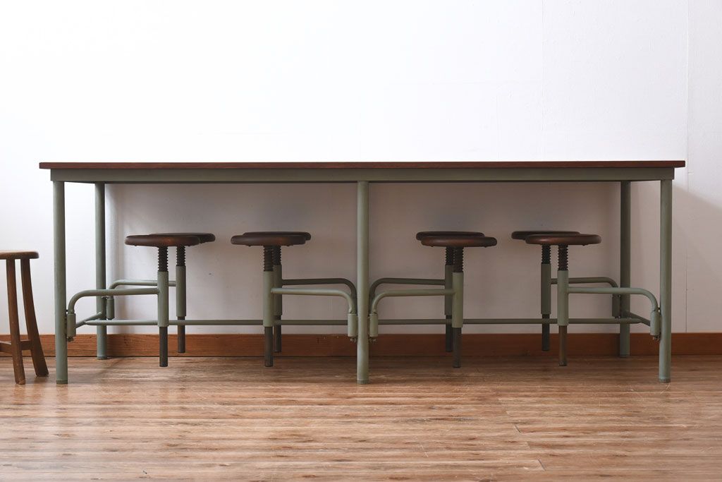 ラフジュ工房オリジナル 格納スツール付き　アンティークペイントが魅力の8人掛けテーブル(ダイニングテーブル、作業台)