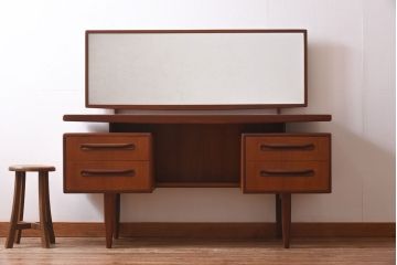 G-PLAN(ジープラン)　北欧家具　大きなミラーが印象的なドレッサー(化粧台)(2)