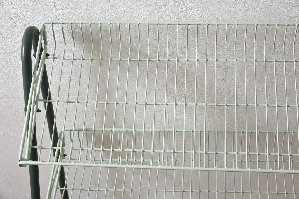 ペイント家具　グリーンペイントが可愛らしいスチールラック(ワゴン、陳列棚)