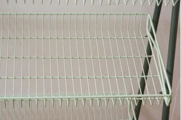 ペイント家具　グリーンペイントが可愛らしいスチールラック(ワゴン、陳列棚)