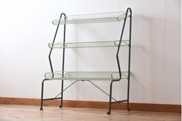ペイント家具　グリーンペイントが可愛らしいスチールラック(ワゴン、陳列棚)