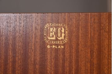 ヴィンテージ家具　北欧ビンテージ　G-PLAN(ジープラン)　BBシリーズ　モダンな佇まいが魅力的なワードローブ(収納棚、キャビネット)