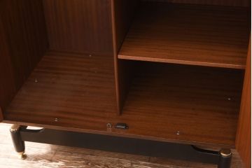 ヴィンテージ家具　北欧ビンテージ　G-PLAN(ジープラン)　BBシリーズ　モダンな佇まいが魅力的なワードローブ(収納棚、キャビネット)