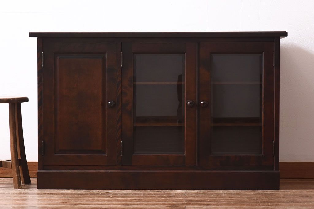 中古　北海道民芸特注品　細かく分かれた収納スペースが便利なキャビネット(ローボート、収納棚)