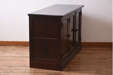 中古　北海道民芸特注品　細かく分かれた収納スペースが便利なキャビネット(ローボート、収納棚)