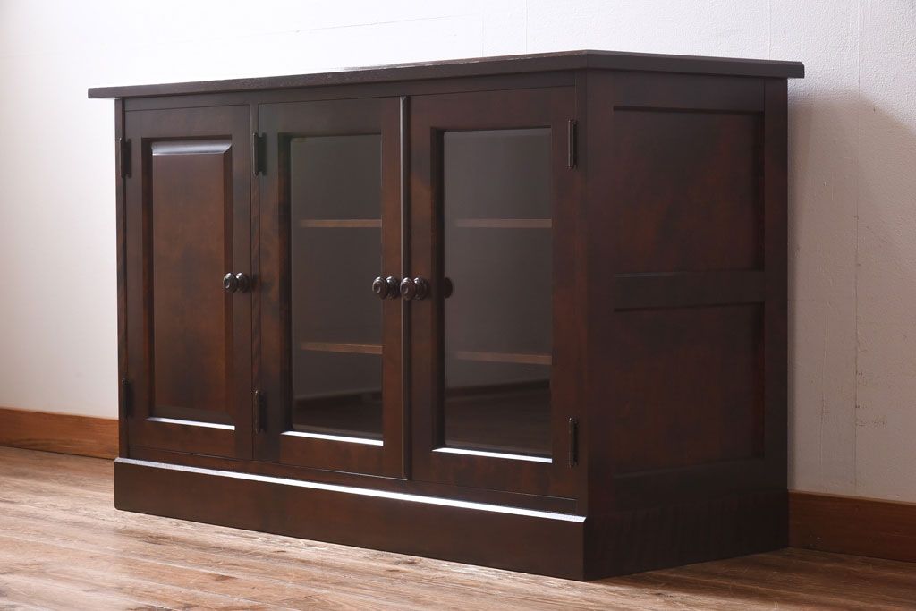 中古　北海道民芸特注品　細かく分かれた収納スペースが便利なキャビネット(ローボート、収納棚)