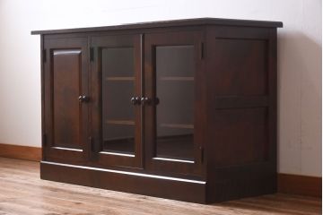 中古　北海道民芸特注品　細かく分かれた収納スペースが便利なキャビネット(ローボート、収納棚)