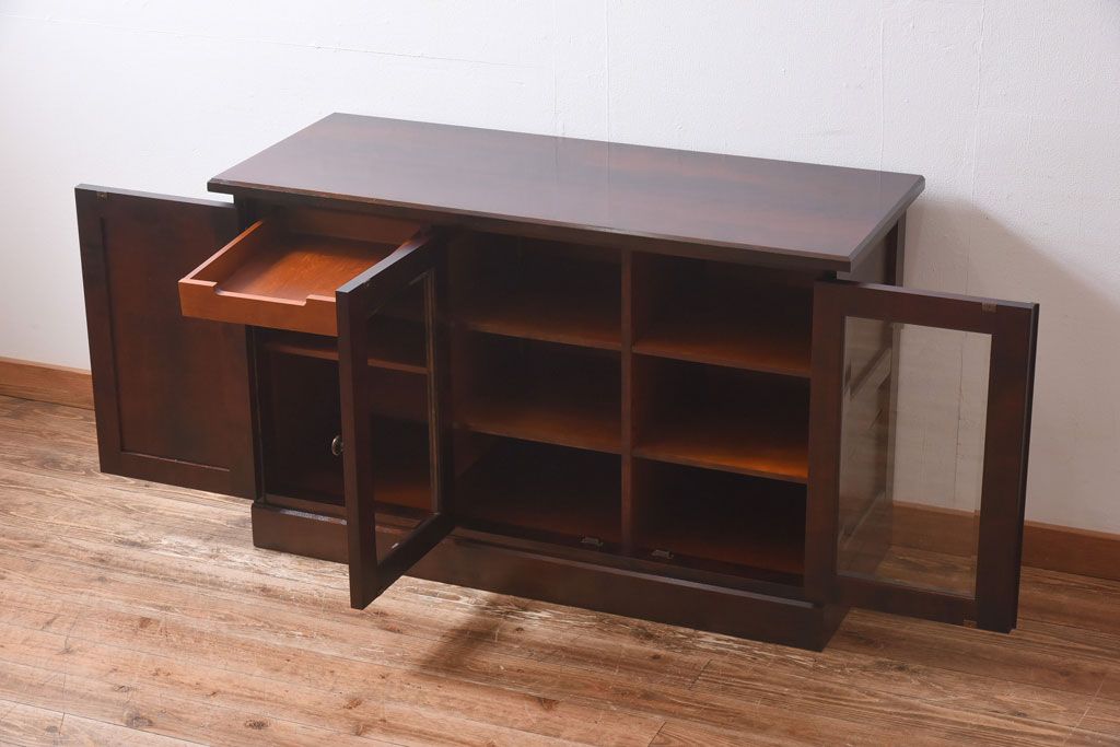 中古　北海道民芸特注品　細かく分かれた収納スペースが便利なキャビネット(ローボート、収納棚)