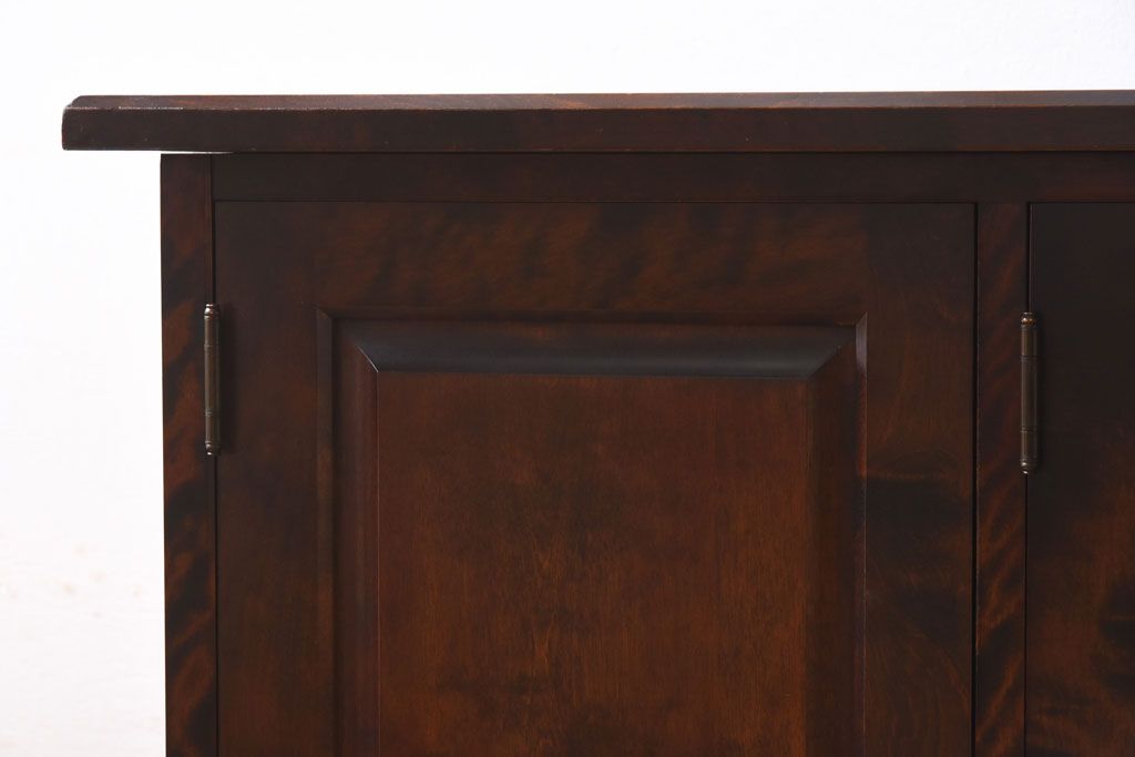 中古　北海道民芸特注品　細かく分かれた収納スペースが便利なキャビネット(ローボート、収納棚)