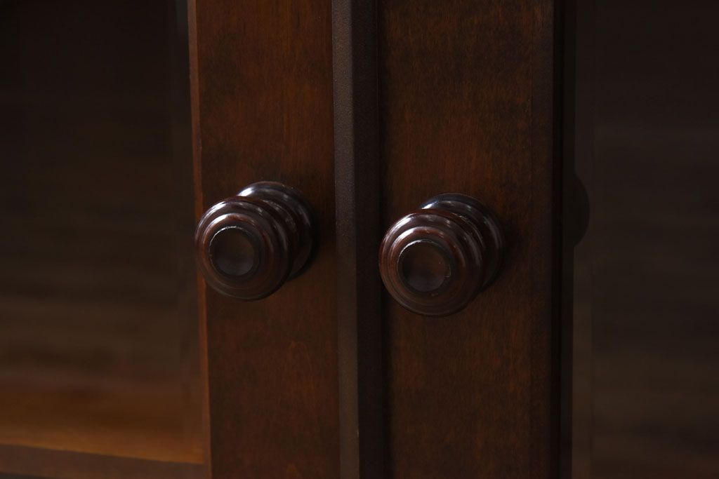 中古　北海道民芸特注品　細かく分かれた収納スペースが便利なキャビネット(ローボート、収納棚)