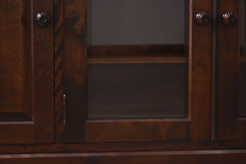 中古　北海道民芸特注品　細かく分かれた収納スペースが便利なキャビネット(ローボート、収納棚)