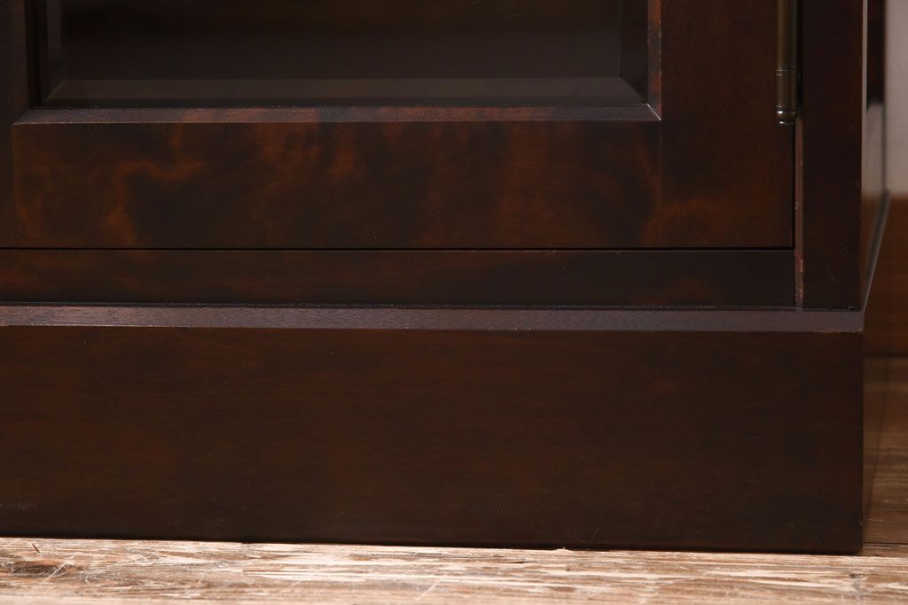 中古　北海道民芸特注品　細かく分かれた収納スペースが便利なキャビネット(ローボート、収納棚)