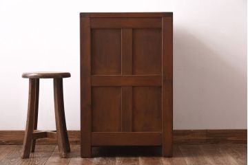 レトロ家具　昭和レトロ　リメイク　収納できる小振りな木製冷蔵庫(収納棚、ディスプレイ)