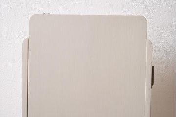 ペイント家具　レトロな佇まいが目を惹くスツール付きドレッサー(鏡台、ミラー)