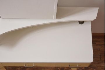 ペイント家具　レトロな佇まいが目を惹くスツール付きドレッサー(鏡台、ミラー)
