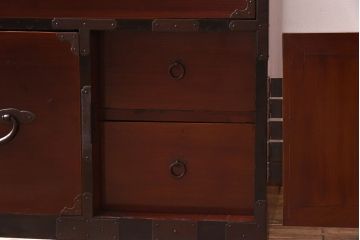 アンティーク家具　和製アンティーク　リメイク　艶やかな漆が目を惹く二本松箪笥ローボード(時代箪笥、ローチェスト)