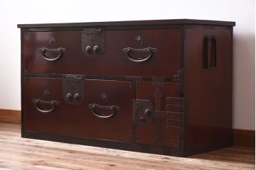 アンティーク家具　和製アンティーク　リメイク　艶やかな漆が目を惹く二本松箪笥ローボード(時代箪笥、ローチェスト)