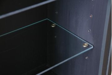 ヴィンテージ家具　イギリスビンテージ　リペイント　シックな色味の引き出し付き吊り戸棚(収納棚、飾り棚)