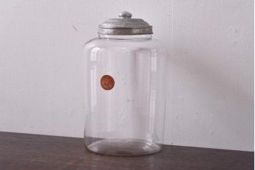 アンティーク雑貨　昭和レトロ　シールがレトロなアルミ蓋の筒型ガラス瓶(ガラスビン、キャニスター)(1)