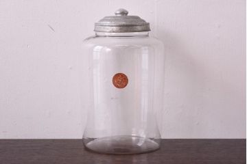 アンティーク雑貨　昭和レトロ　シールがレトロなアルミ蓋の筒型ガラス瓶(ガラスビン、キャニスター)(1)