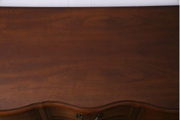 中古　DREXEL HERITAGE(ドレクセルヘリテイジ)　Touraine(ツーレイン)　エレガントな雰囲気が魅力的なチェスト(サイドボード、引き出し)(定価約49万円)