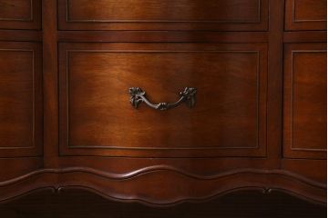 中古　DREXEL HERITAGE(ドレクセルヘリテイジ)　Touraine(ツーレイン)　エレガントな雰囲気が魅力的なチェスト(サイドボード、引き出し)(定価約49万円)