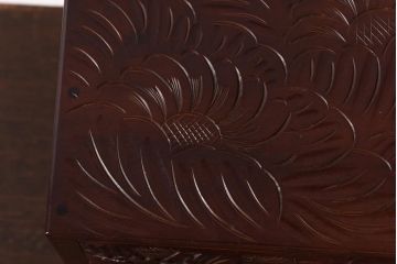 ヴィンテージ家具　ビンテージ　伝統工芸　日光彫り　繊細な彫刻が見事な小引き出し(小物収納)