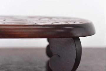 アンティーク雑貨　ビンテージ　伝統工芸　日光彫り　見事な大輪の花が目を引く花台(飾り台)