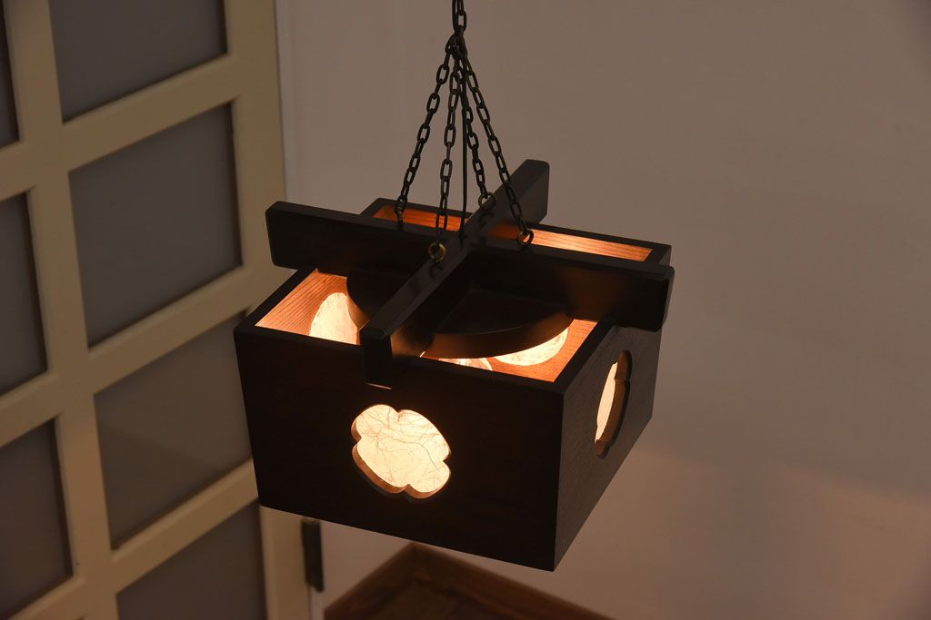 ビンテージ　民芸家具　ケヤキ材　和の風情あふれる天井照明(ペンダントライト、吊り下げ照明)