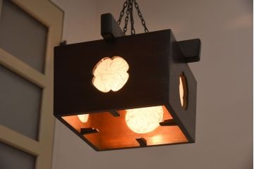 ビンテージ　民芸家具　ケヤキ材　和の風情あふれる天井照明(ペンダントライト、吊り下げ照明)